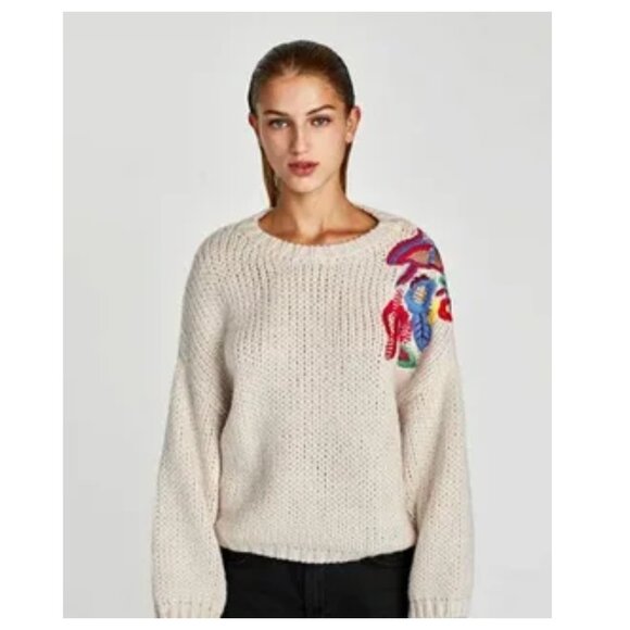 Zara Knit Women's Oversized Chunky Knit Floral Embroidered Sweater Size Small - Picture 1 of 7